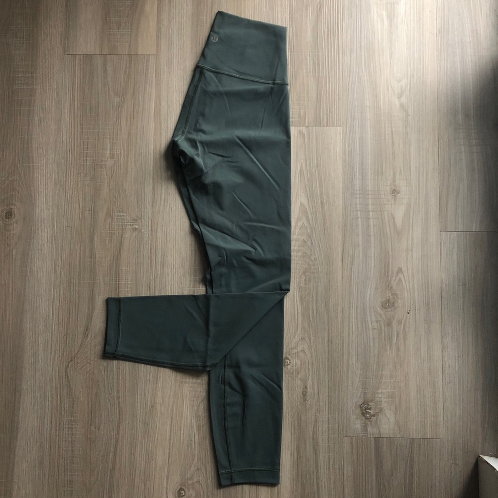 Green Lululemon 7/8 leggings